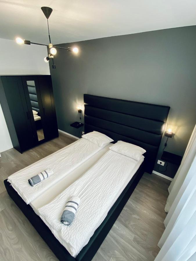 Happyhome Central Deluxe Apartments Орадеа Екстериор снимка