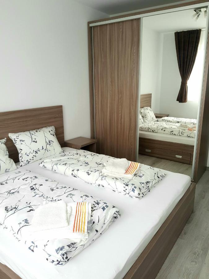 Happyhome Central Deluxe Apartments Орадеа Екстериор снимка