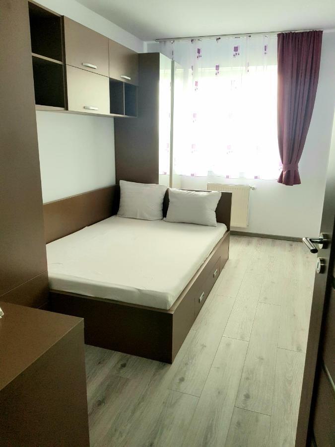Happyhome Central Deluxe Apartments Орадеа Екстериор снимка